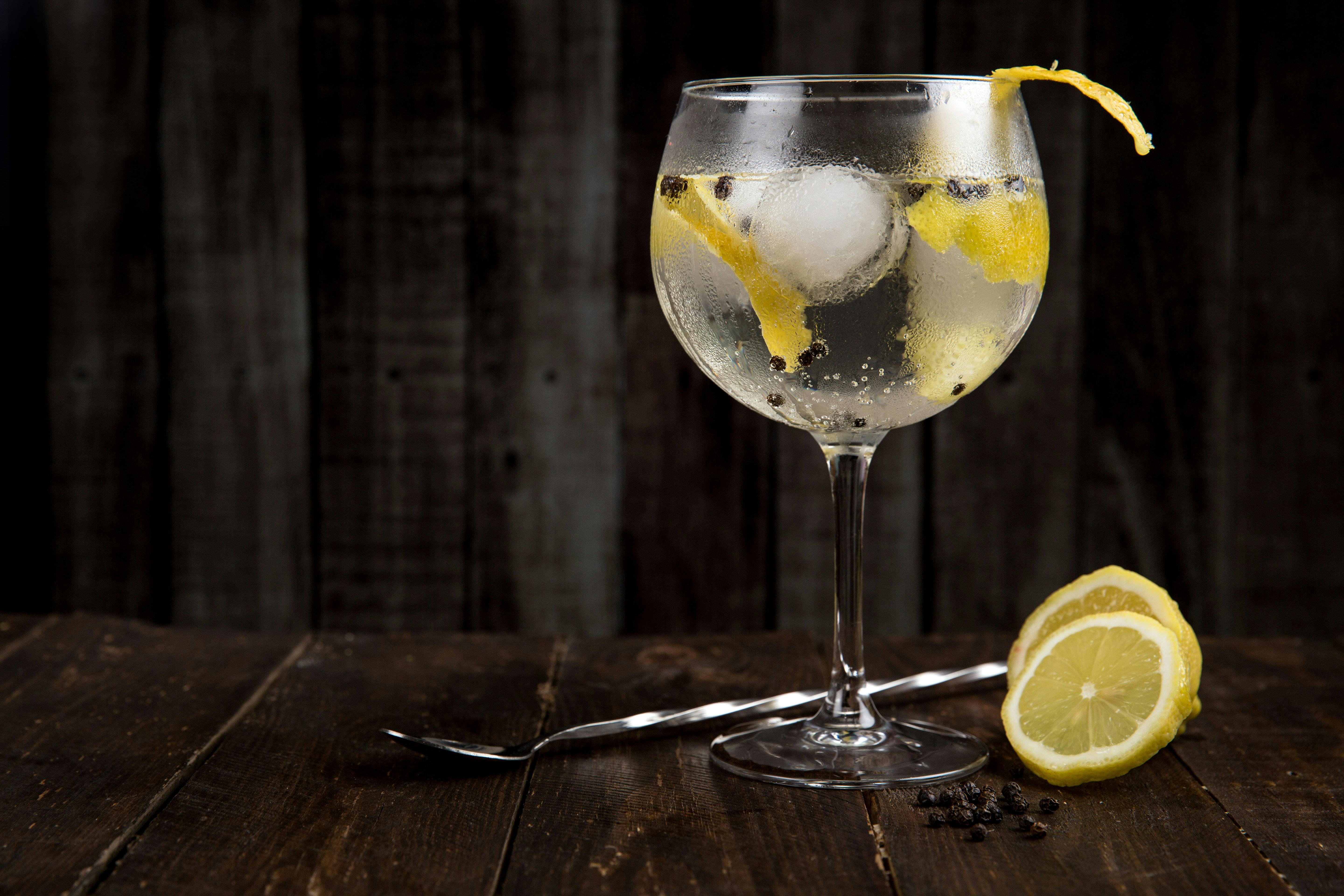 refreshing cocktail with lemon